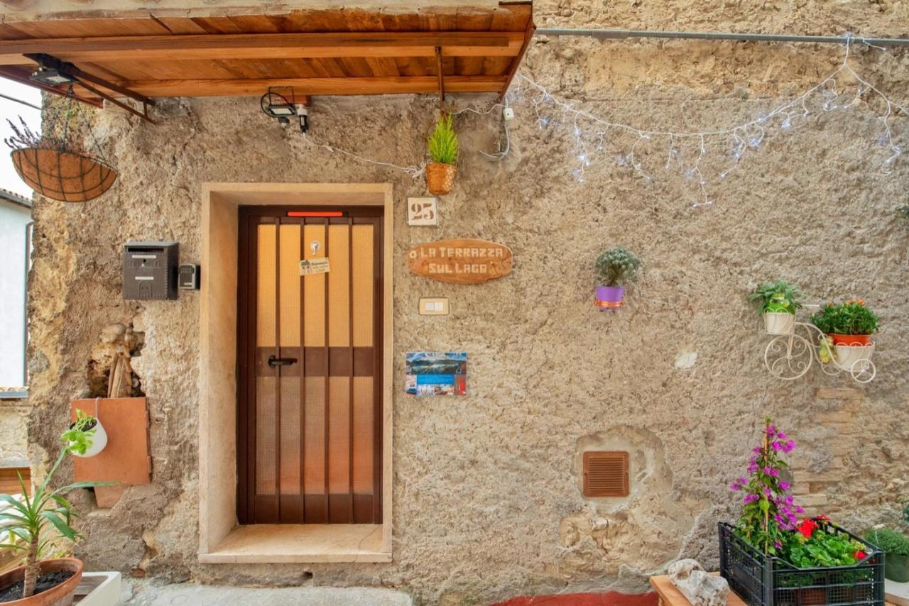 La Terrazza Sul Lago Turano Castel di Tora Exterior foto